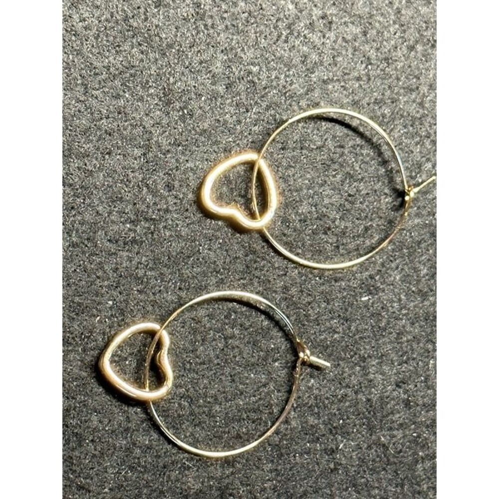 gold tone hoop earrings with dangling heart charm minimalist jewelry nwt new